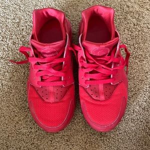 Nike Huarache Run, Size Youth 6.5 (University Red)